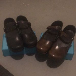 Set of 2 Dansko shoes.